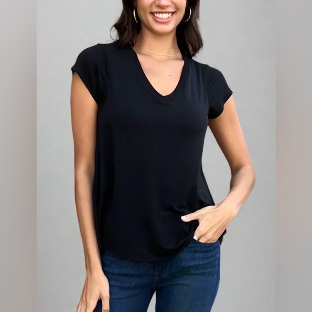 Shebird V-neck Short Sleeve Tee with Built-in Bra in Black, EUC, Sz.M (their 4)